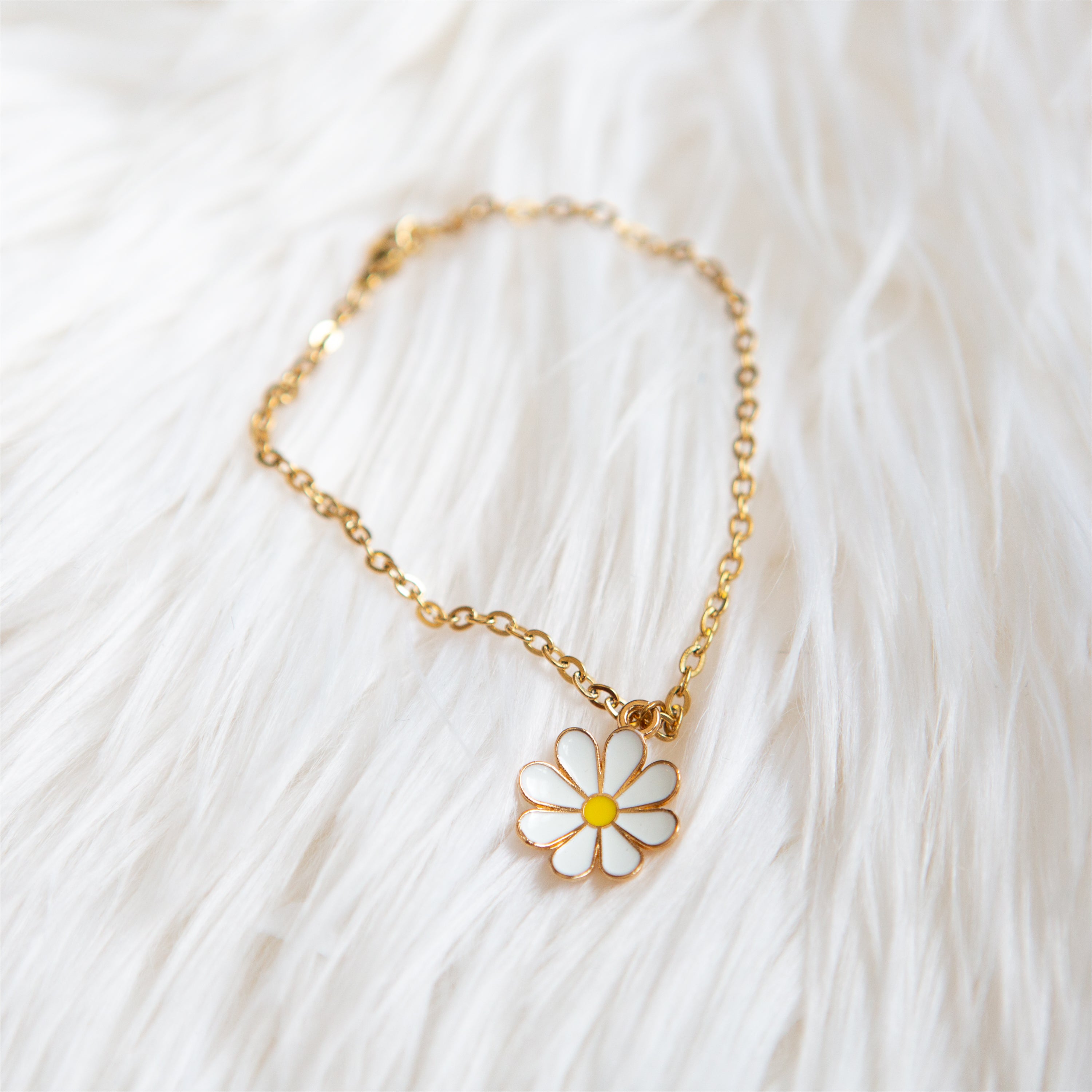 Daisy Charm Necklace