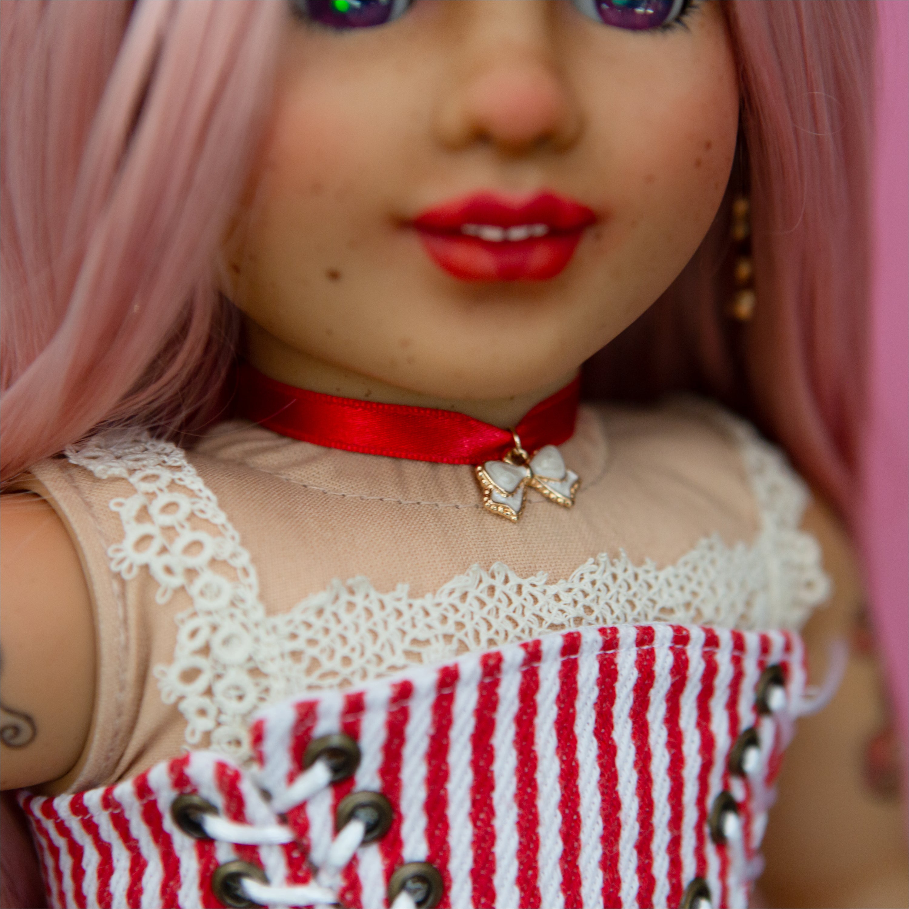 Red Bow Chocker